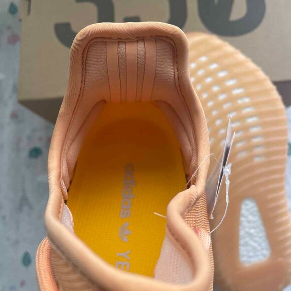 Adidas Yeezy Boost 350 V2 Onyx Sneakers Orange - Picture 5 of 7